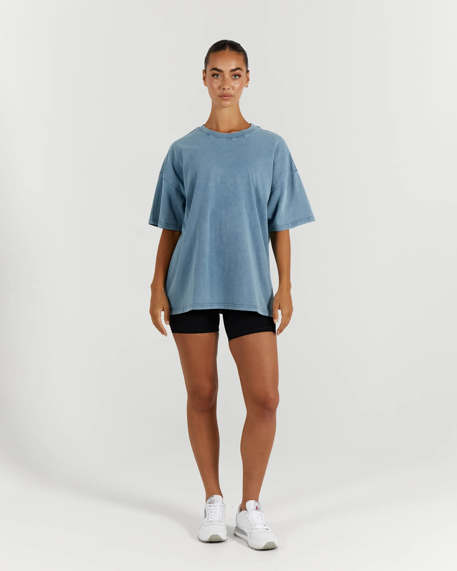 BOYFRIEND TEE - WASHED DENIM