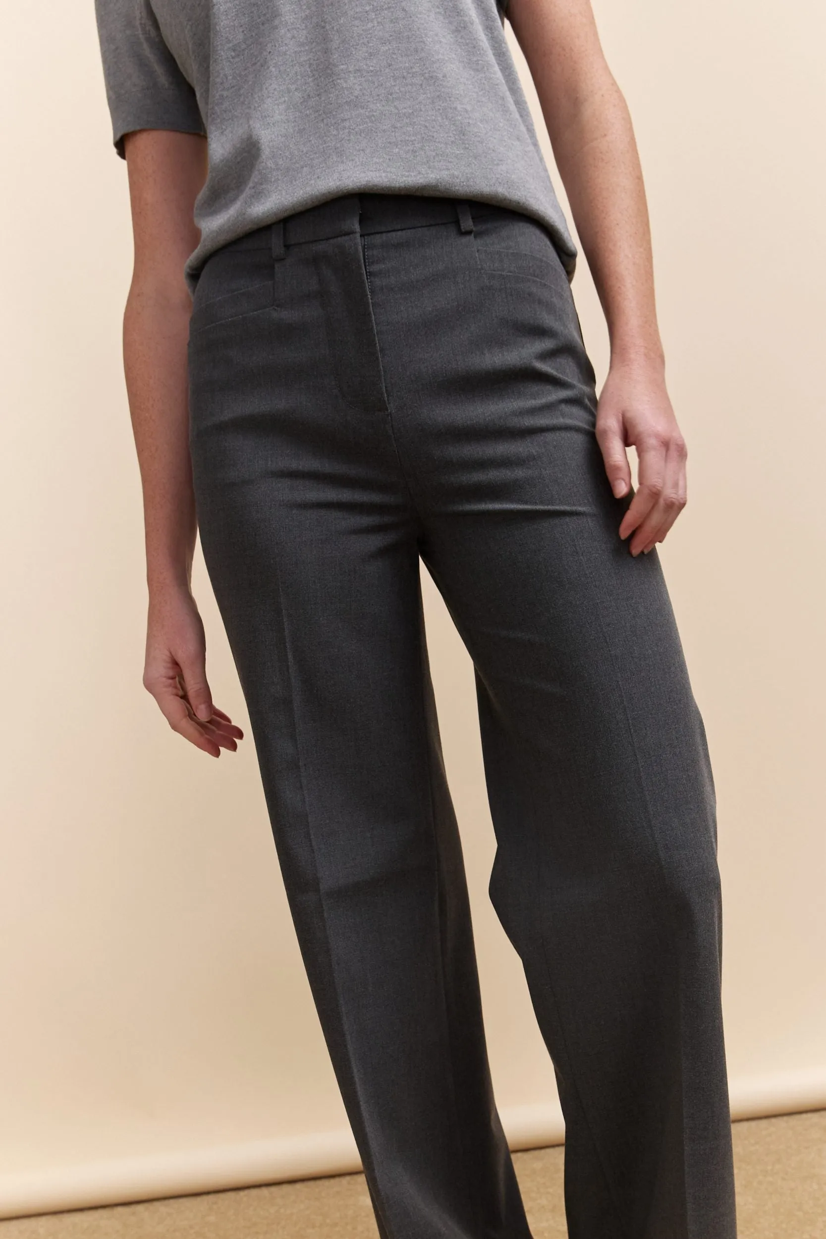 High waist straight pant with elastic waist