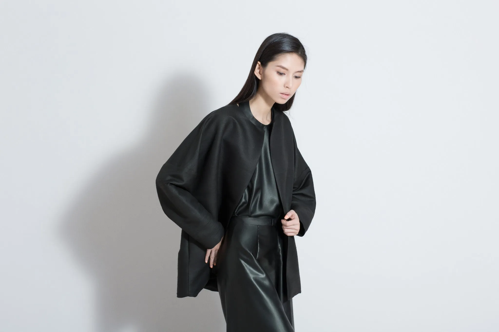 Mosaic Dropped Sleeve Mollis Black Silk Jacket