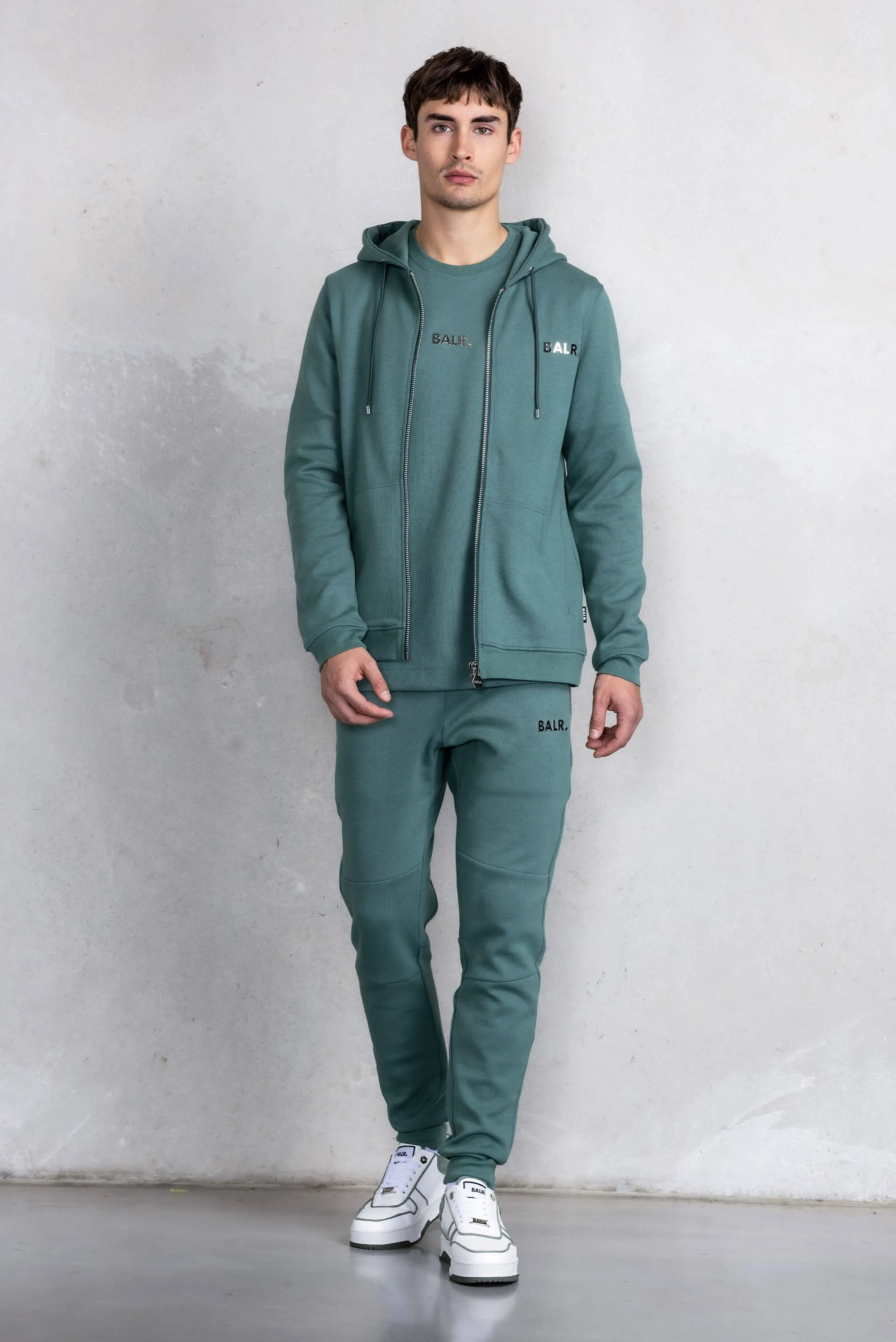 Q-Series Straight Zip Thru Hoodie Renewed Dark Forest